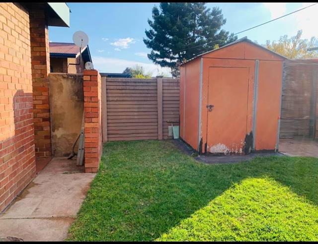 3 BEDROOM HOUSE FOR SALE IN VANDERBIJLPARK CW 4